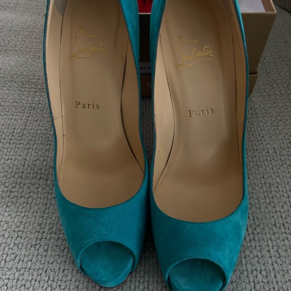Elegant Turquoise Peep-Toe Heels - Picture 8 of 9